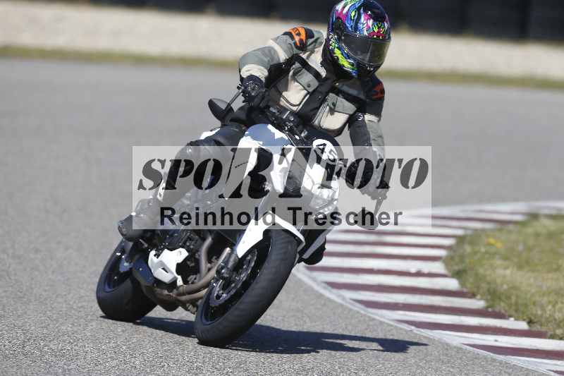 /01 02.04.2026 MAZ ADR/Gruppe gelb Gruppe gruen/45